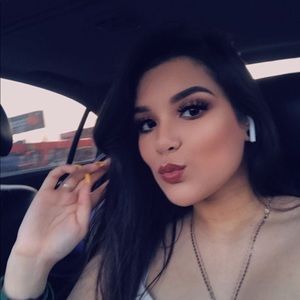 Meet your Posher, Ana